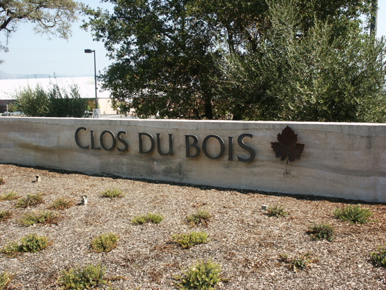 Clos du Bois aluminum letters pin mounted on an existing earth wall